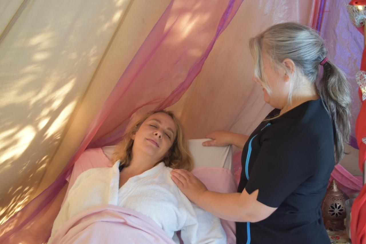 Hotel Stamford Meadows Glamping With Private Hot Tubs Esterno foto