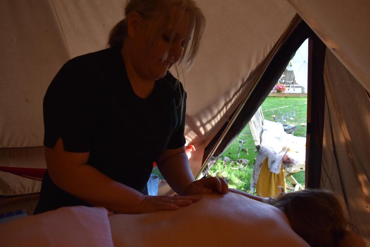 Hotel Stamford Meadows Glamping With Private Hot Tubs Esterno foto