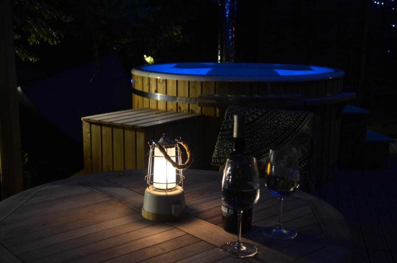 Hotel Stamford Meadows Glamping With Private Hot Tubs Esterno foto