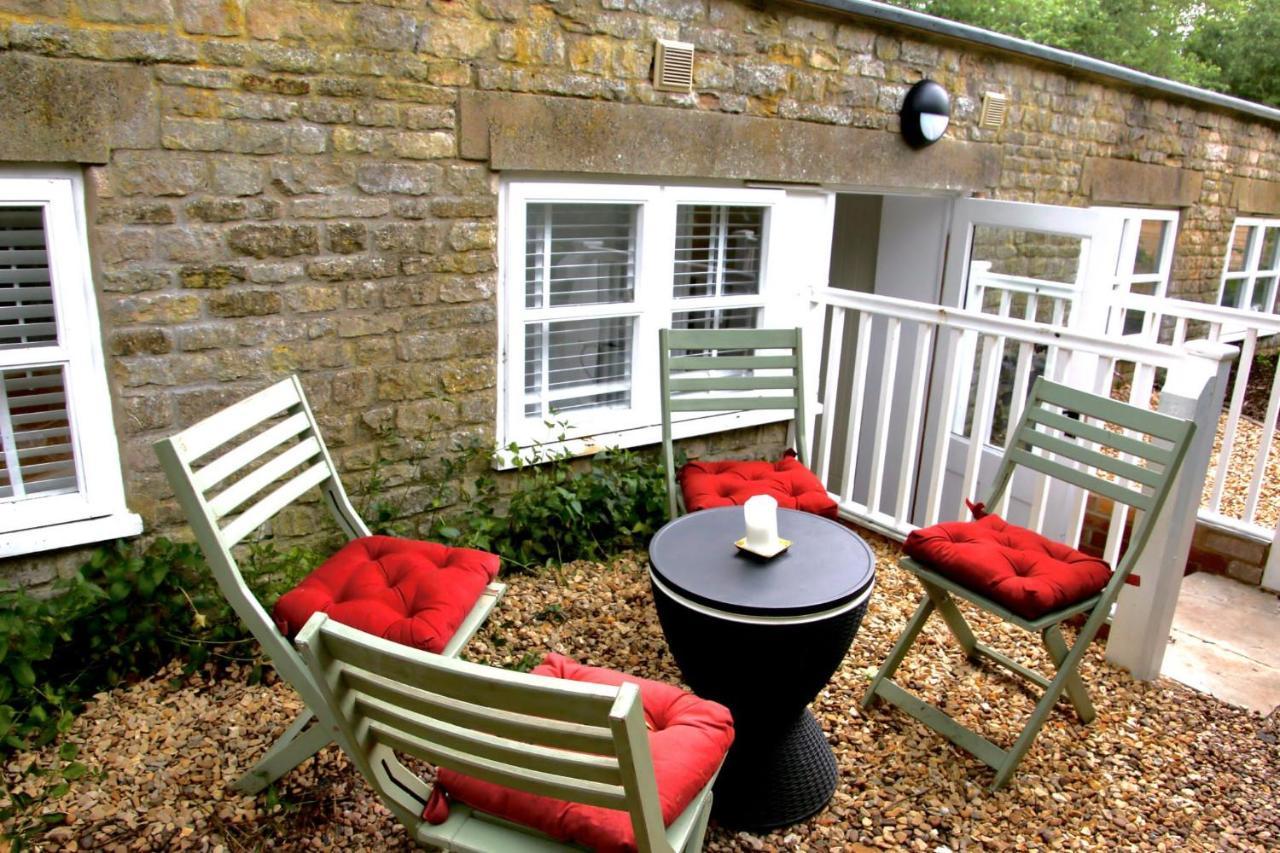 Hotel Stamford Meadows Glamping With Private Hot Tubs Esterno foto