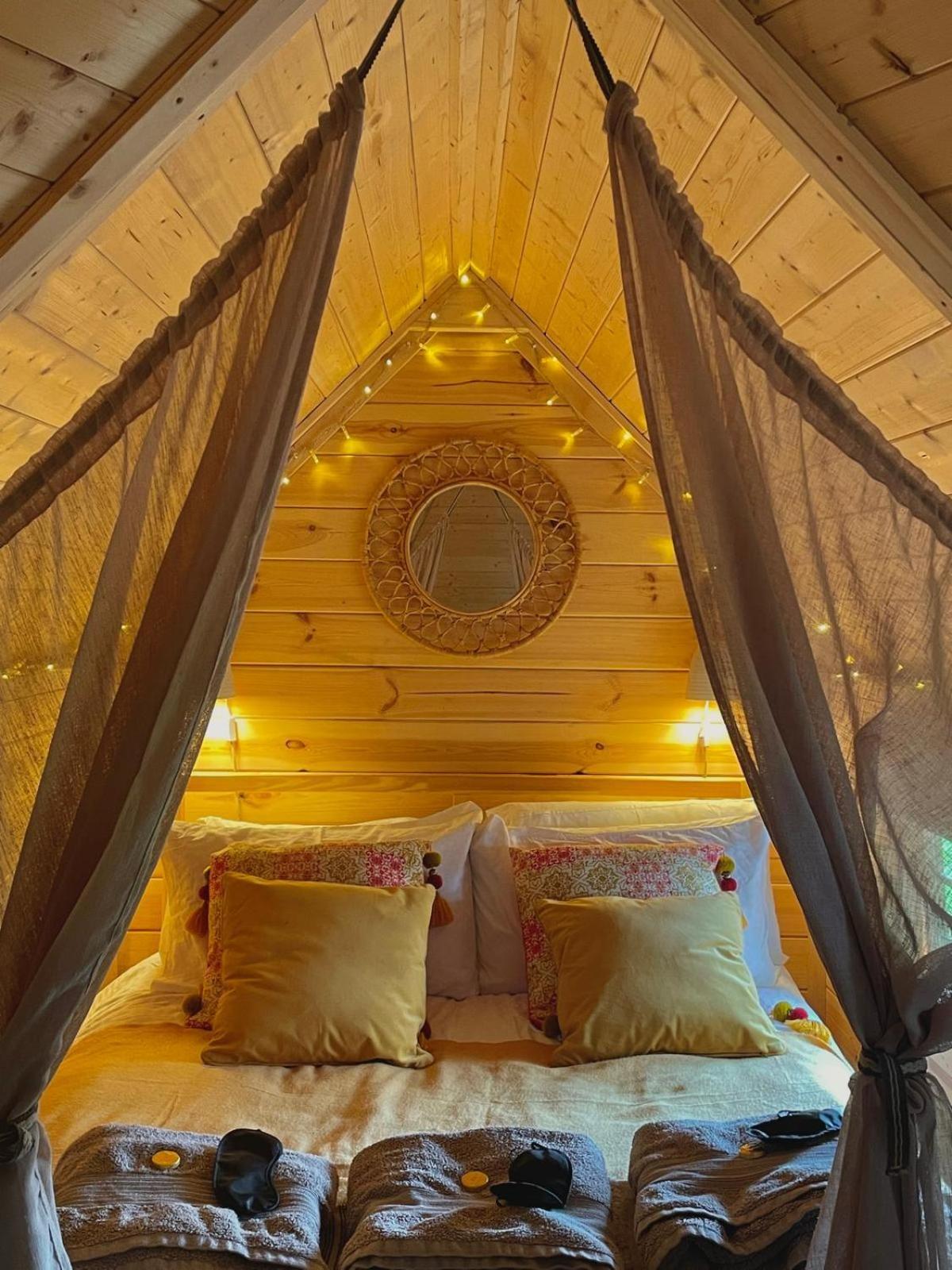 Hotel Stamford Meadows Glamping With Private Hot Tubs Esterno foto