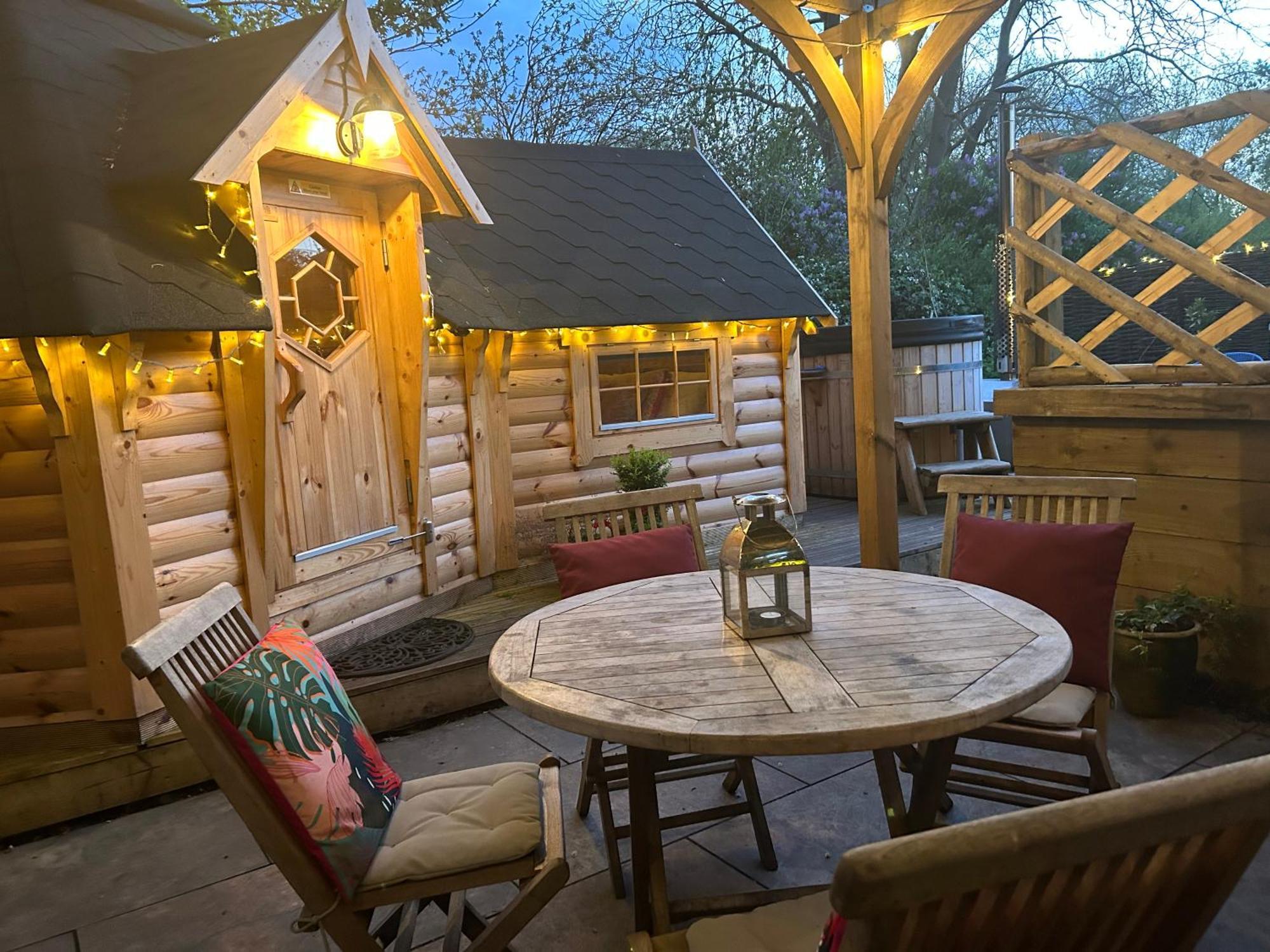 Hotel Stamford Meadows Glamping With Private Hot Tubs Esterno foto
